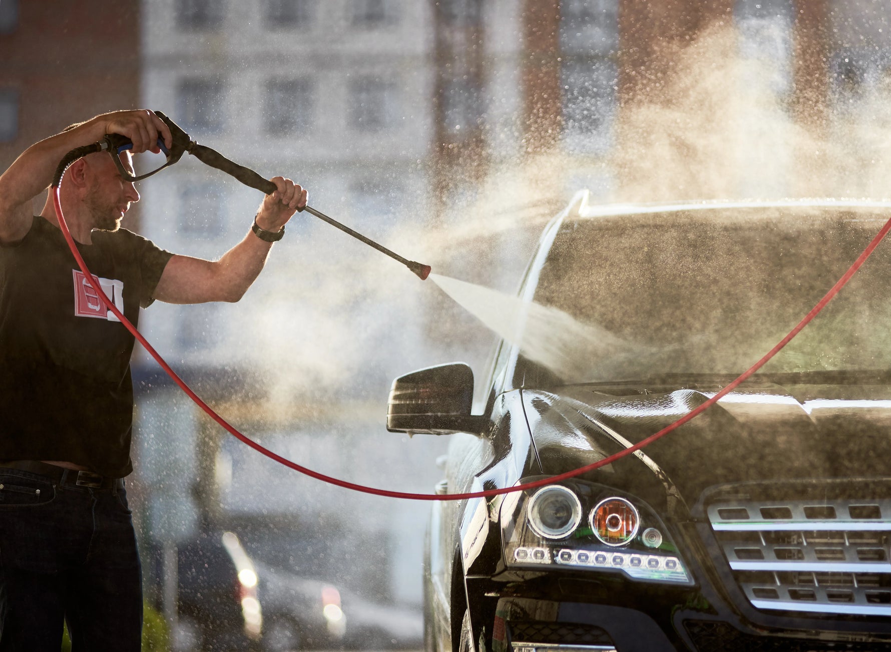 Waarom je insecten direct moet verwijderen van je motorkap